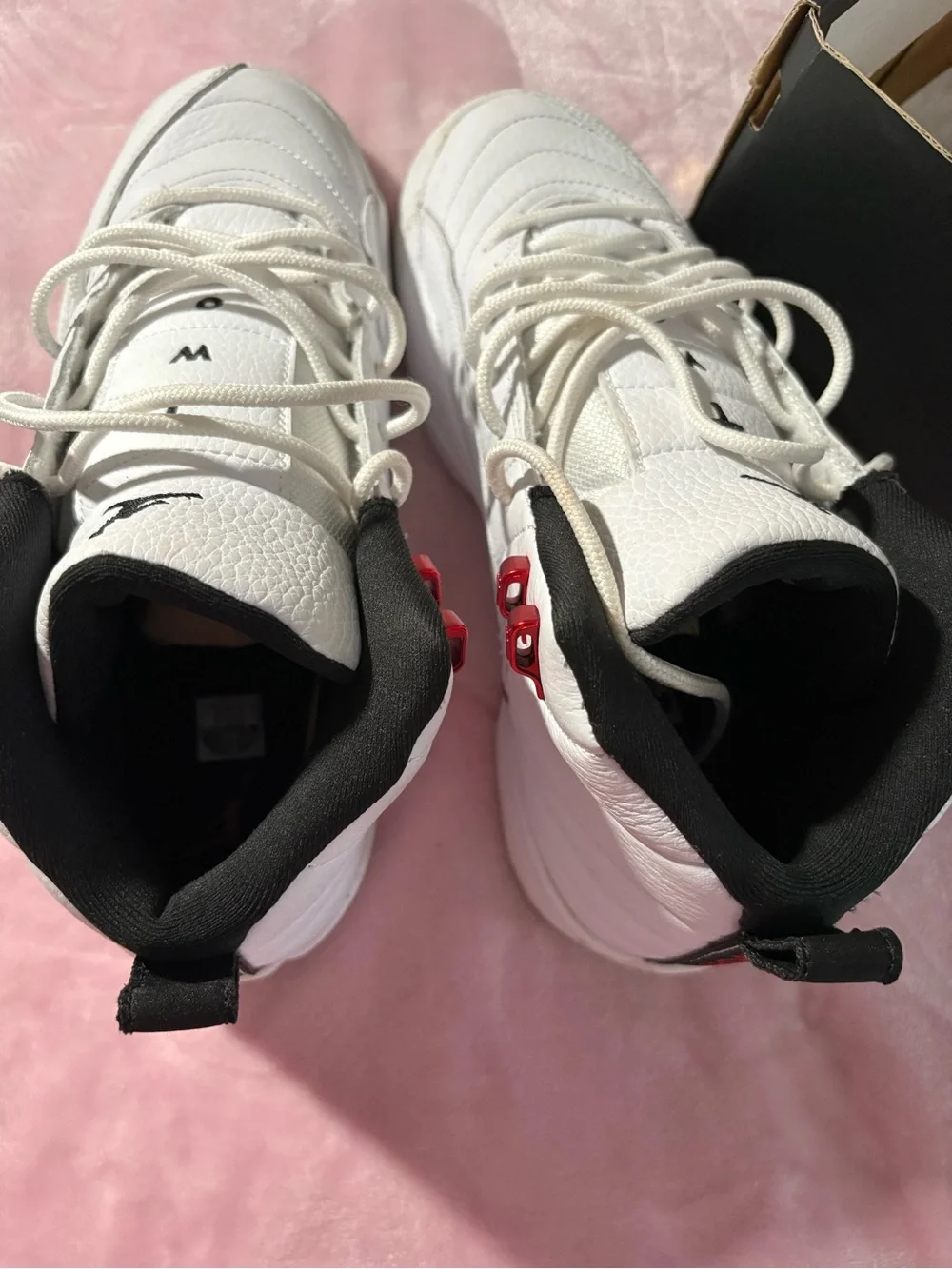 Jordan twist White and Red Sneakers size7 men 8.5 in women’s